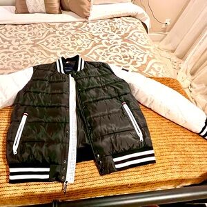 Tommy Hilfiger down jacket size extra large brand new.